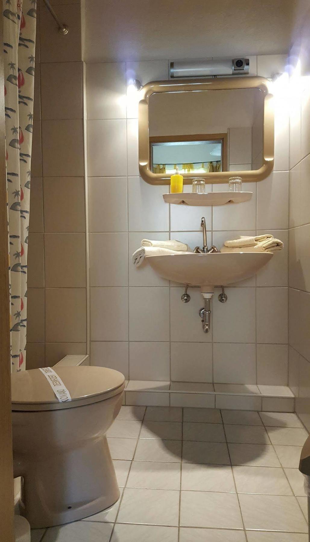Kansakar Hotel Кайзерслаутерн Экстерьер фото